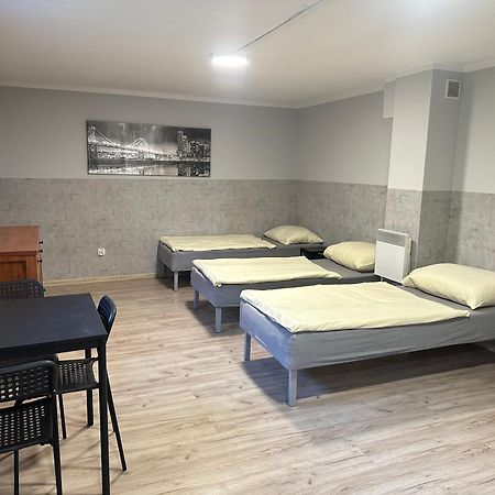 Hgs Home Noclegi Pracownicze Parking , Lazienki Гожов Велкополски Екстериор снимка