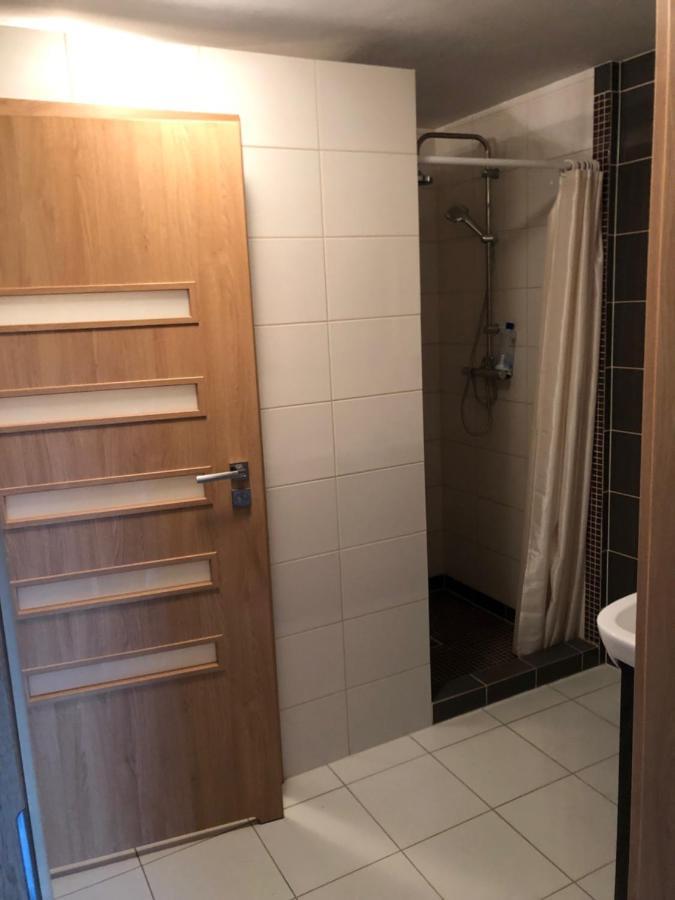 Hgs Home Noclegi Pracownicze Parking , Lazienki Гожов Велкополски Екстериор снимка