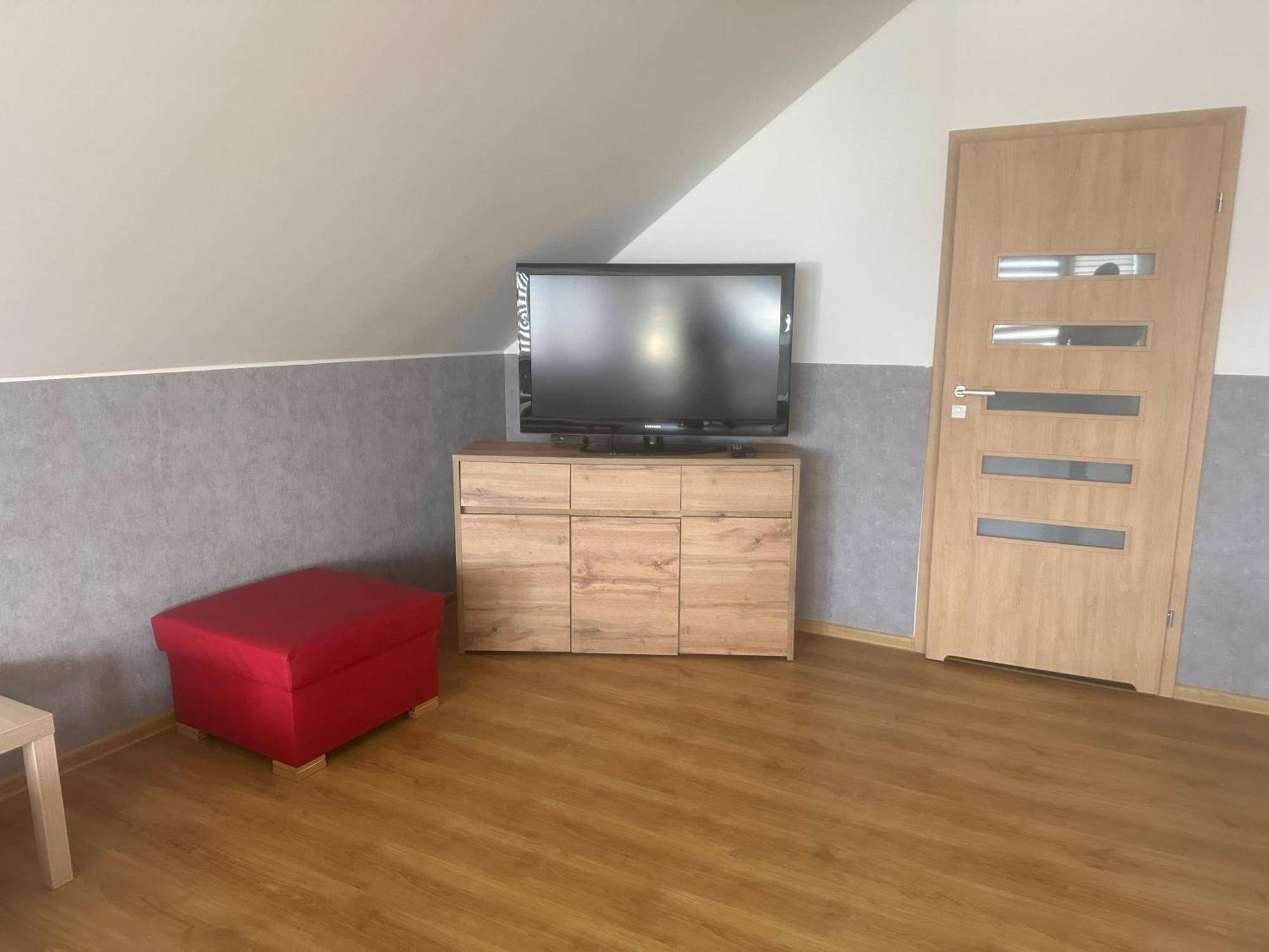 Hgs Home Noclegi Pracownicze Parking , Lazienki Гожов Велкополски Екстериор снимка