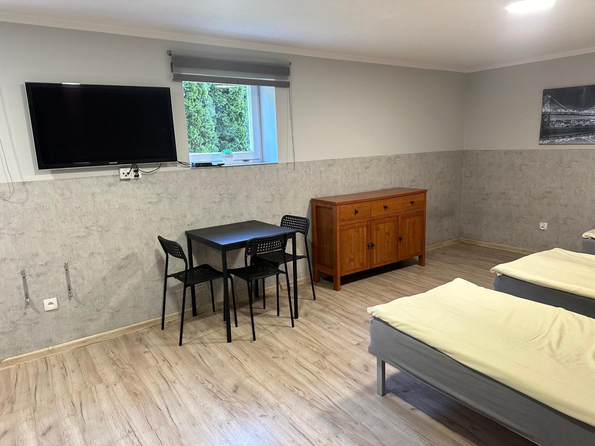 Hgs Home Noclegi Pracownicze Parking , Lazienki Гожов Велкополски Екстериор снимка